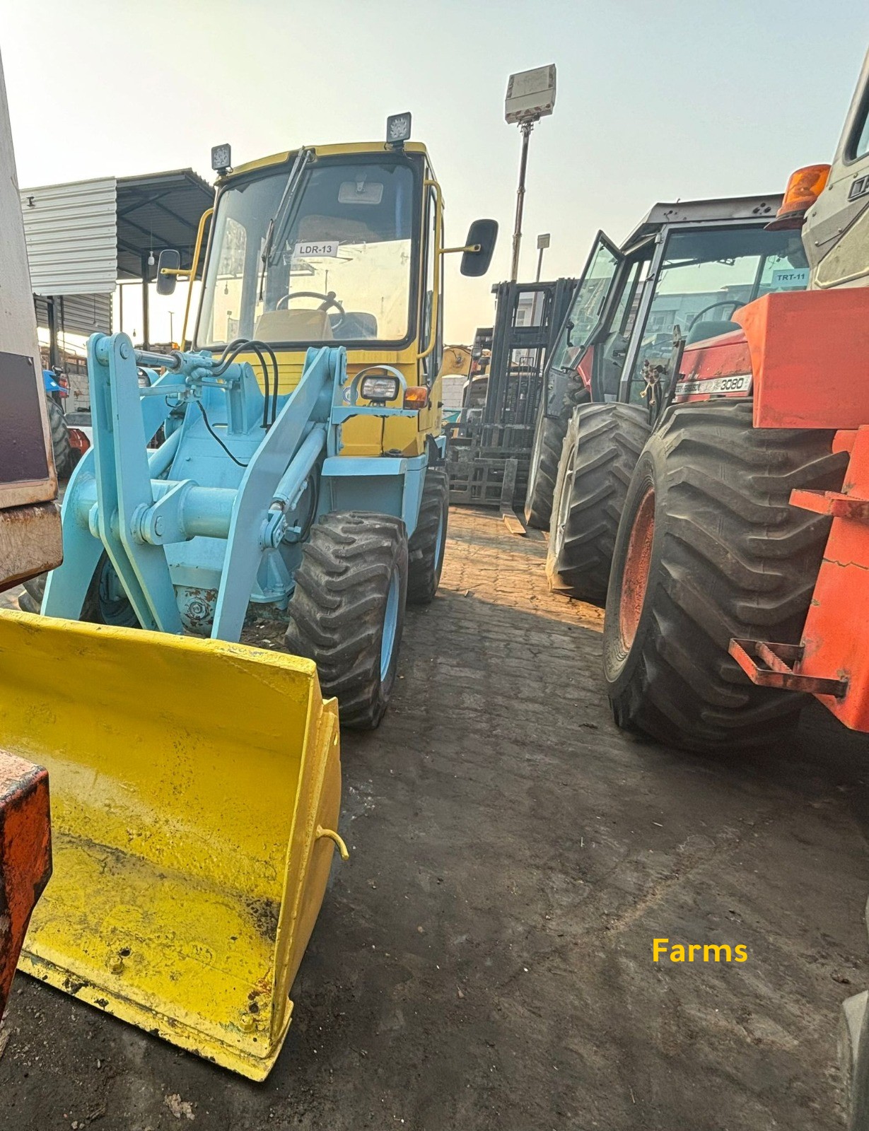 لودر فركاوا FL302-1 بكابينة